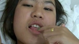 Thai ho prefers sex with condom and jizz on pussy